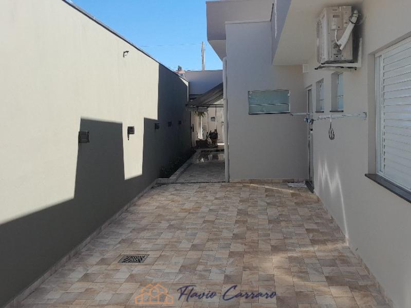 CASA PRÓXIMO AO CENTRO