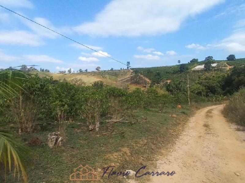 SITIO EM SERRA NEGRA SP