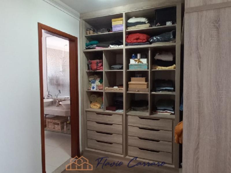 CASA EM CONDOMINIO FECHADO