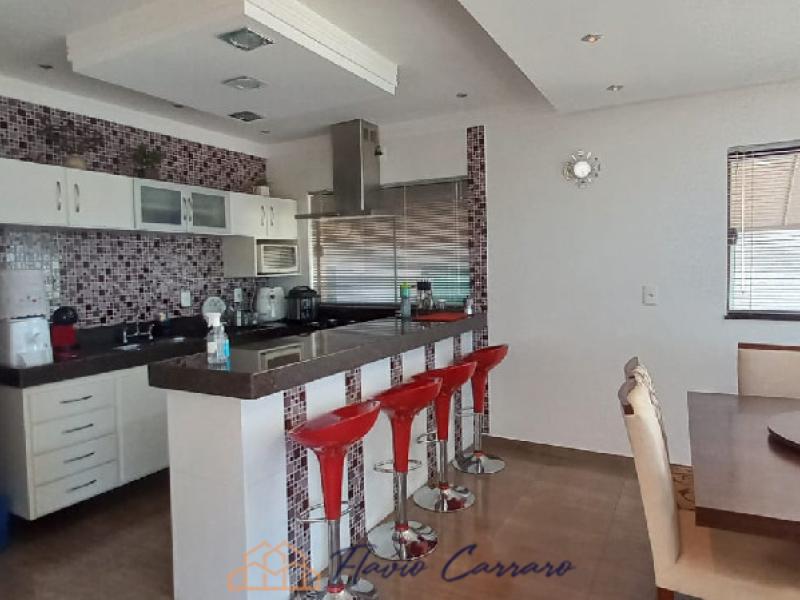 CASA EM CONDOMINIO FECHADO
