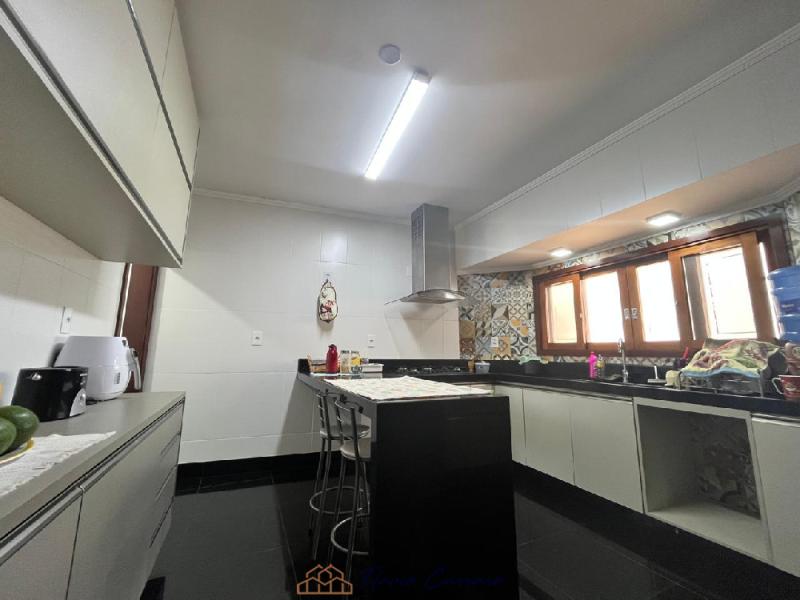 CASA PRÓXIMO AO CENTRO