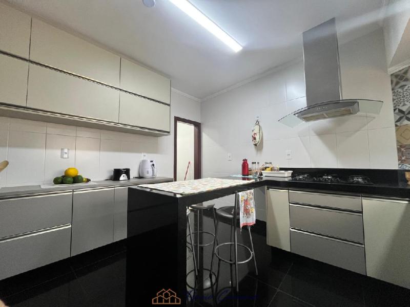 CASA PRÓXIMO AO CENTRO