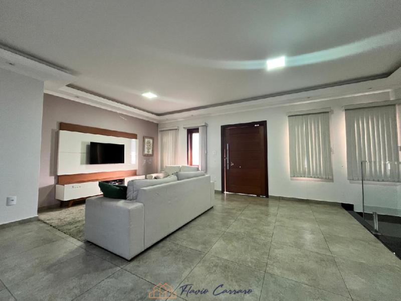 CASA PRÓXIMO AO CENTRO