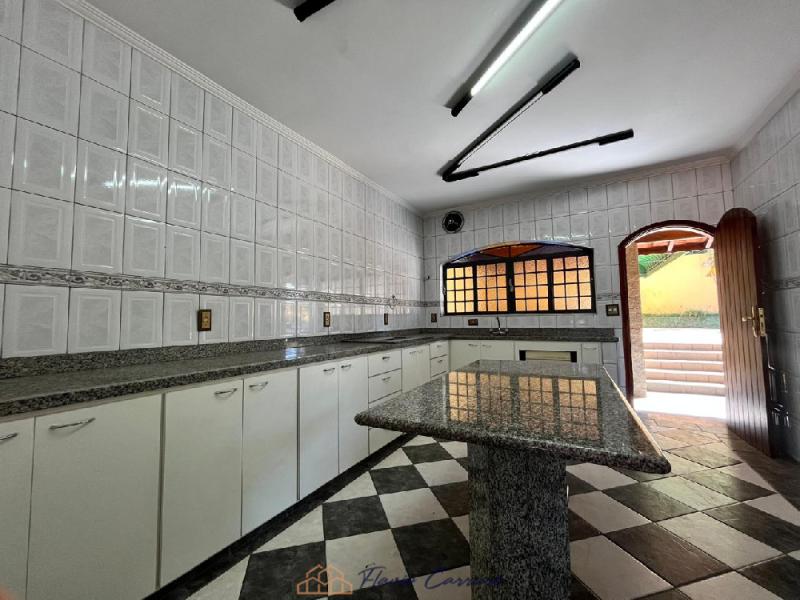 APARTAMENTO PRÓXIMO AO CENTRO