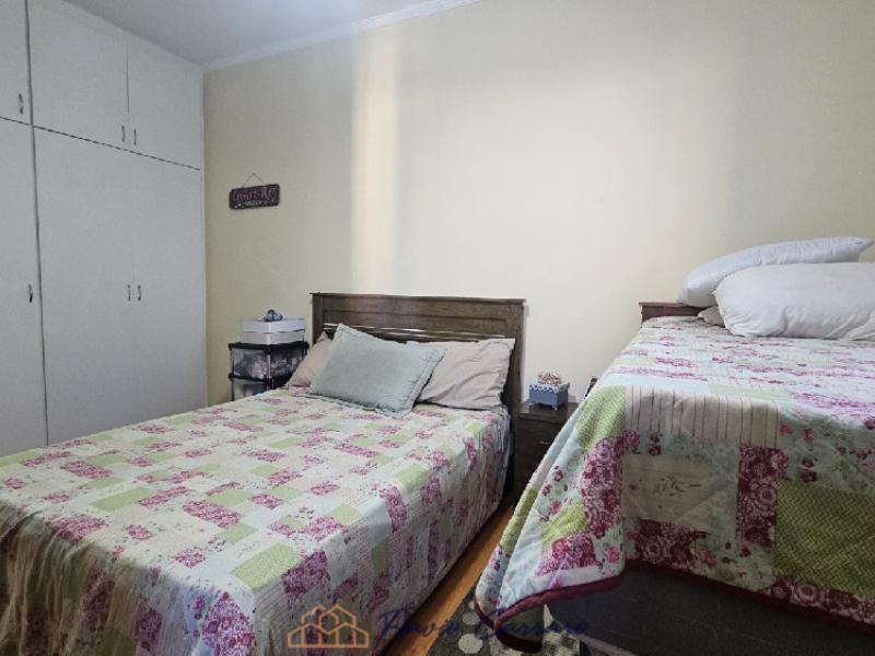 CASA EM CONDOMÍNIO FECHADO 