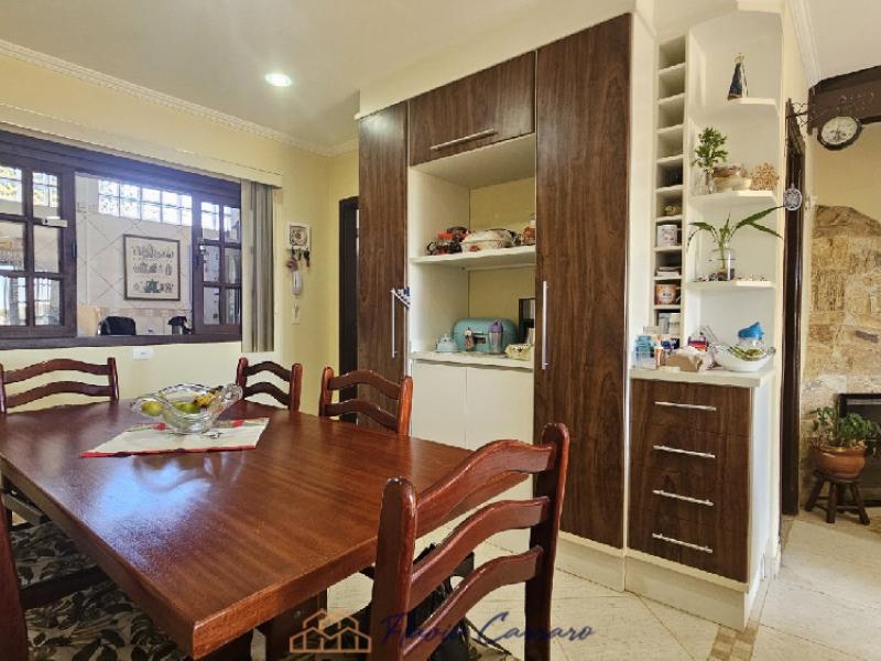 CASA EM CONDOMÍNIO FECHADO 
