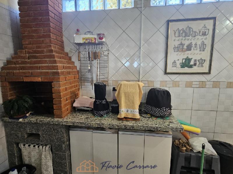 CASA EM CONDOMÍNIO FECHADO 