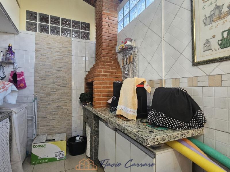 CASA EM CONDOMÍNIO FECHADO 