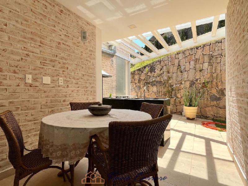 CASA CONDOMINIO FECHACO