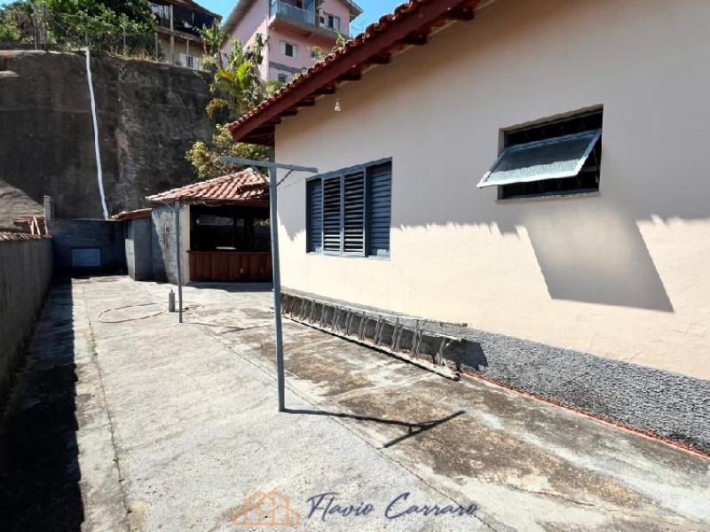 CASA EM BAIRRO