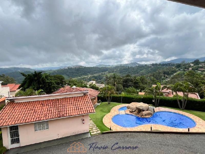 CASA EM COND. FECHADO