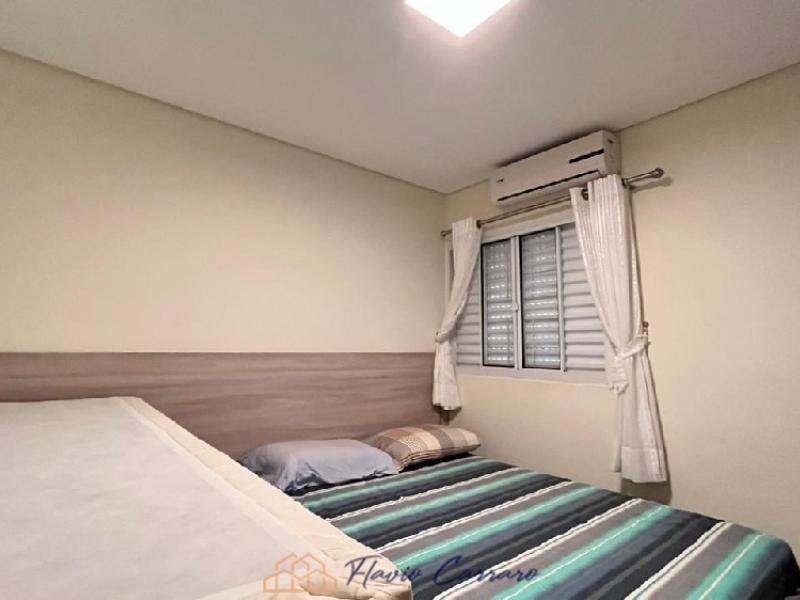 CASA EM COND. FECHADO