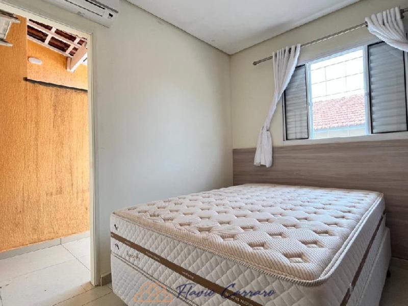 CASA EM COND. FECHADO