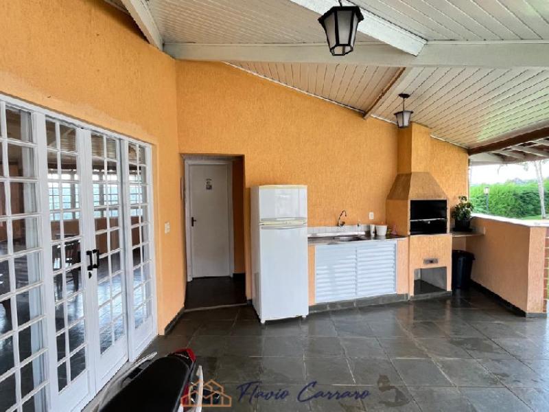 CASA EM COND. FECHADO