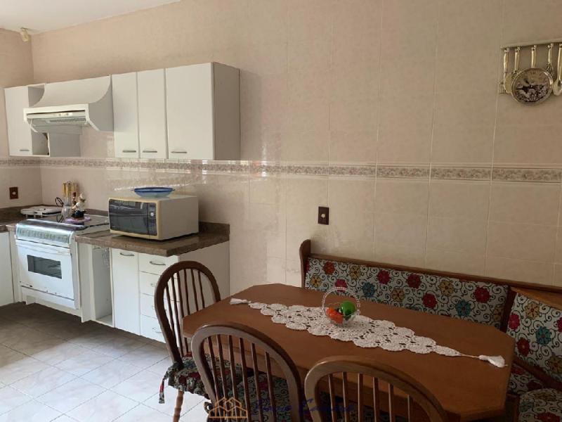 CASA PRÓXIMO AO CENTRO