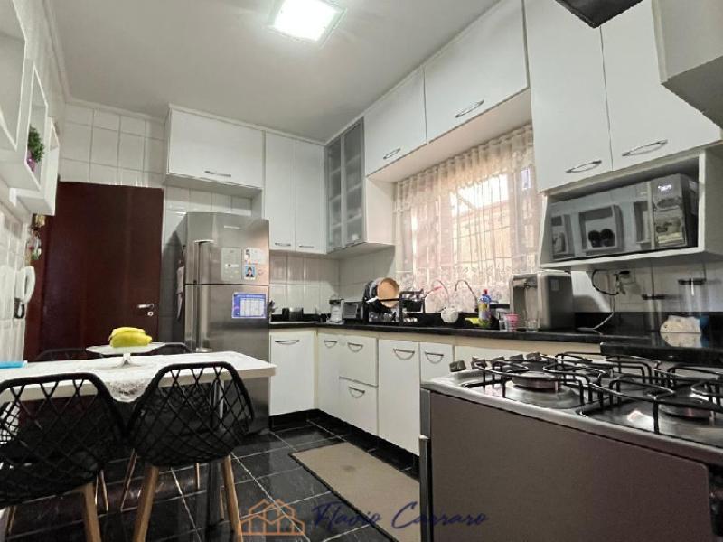 CASA PRÓXIMO AO CENTRO