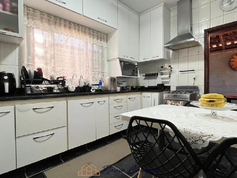 CASA PRÓXIMO AO CENTRO